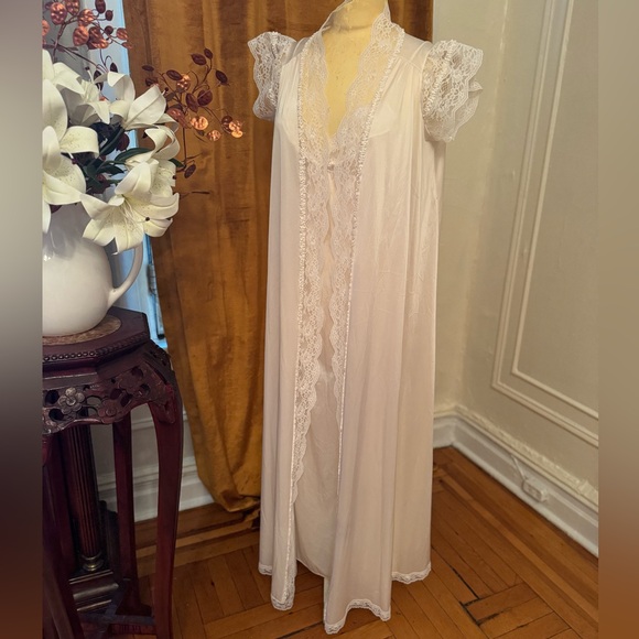 Petite Miss Elaine Vintage Bridal Lace Edged Robe And Slip Peignoir Set - Picture 6 of 15